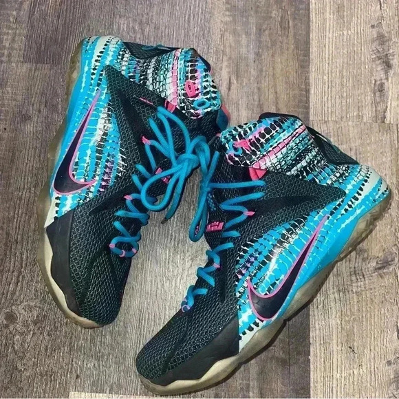 LEBRON XLL size 11 - Picture 12 of 15